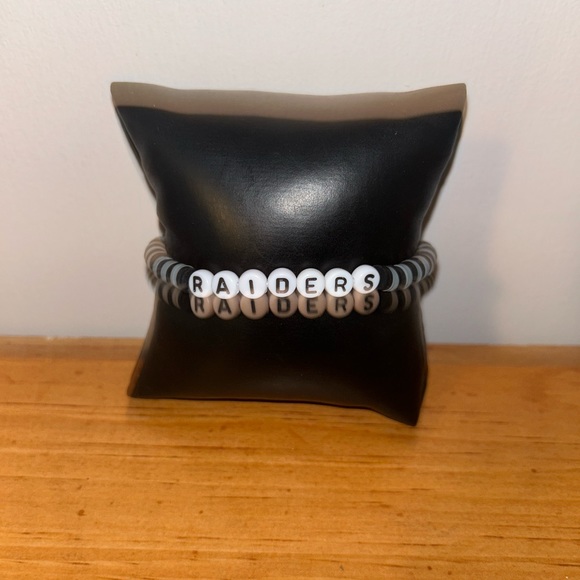 Las Vegas Raiders Heishi Bracelet - Picture 3 of 11